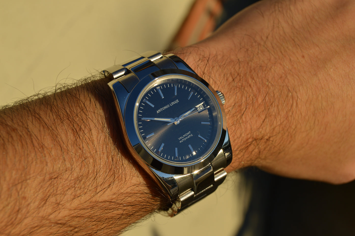 Valmont Black